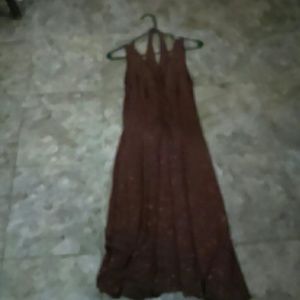Brown dress, below knees